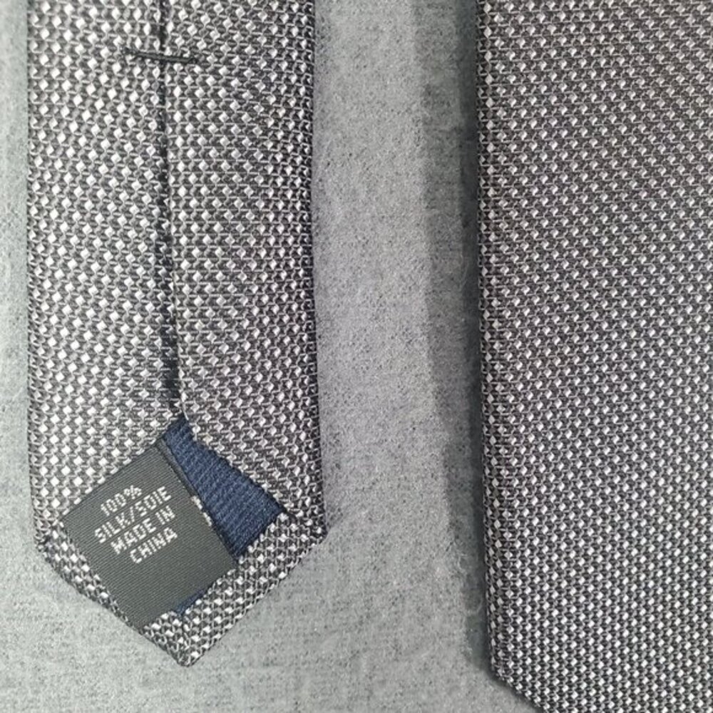 Michael Kors MMK Mens Classic Professional Silk Tie Silver Gray Micro-Textured - Picture 5 of 9